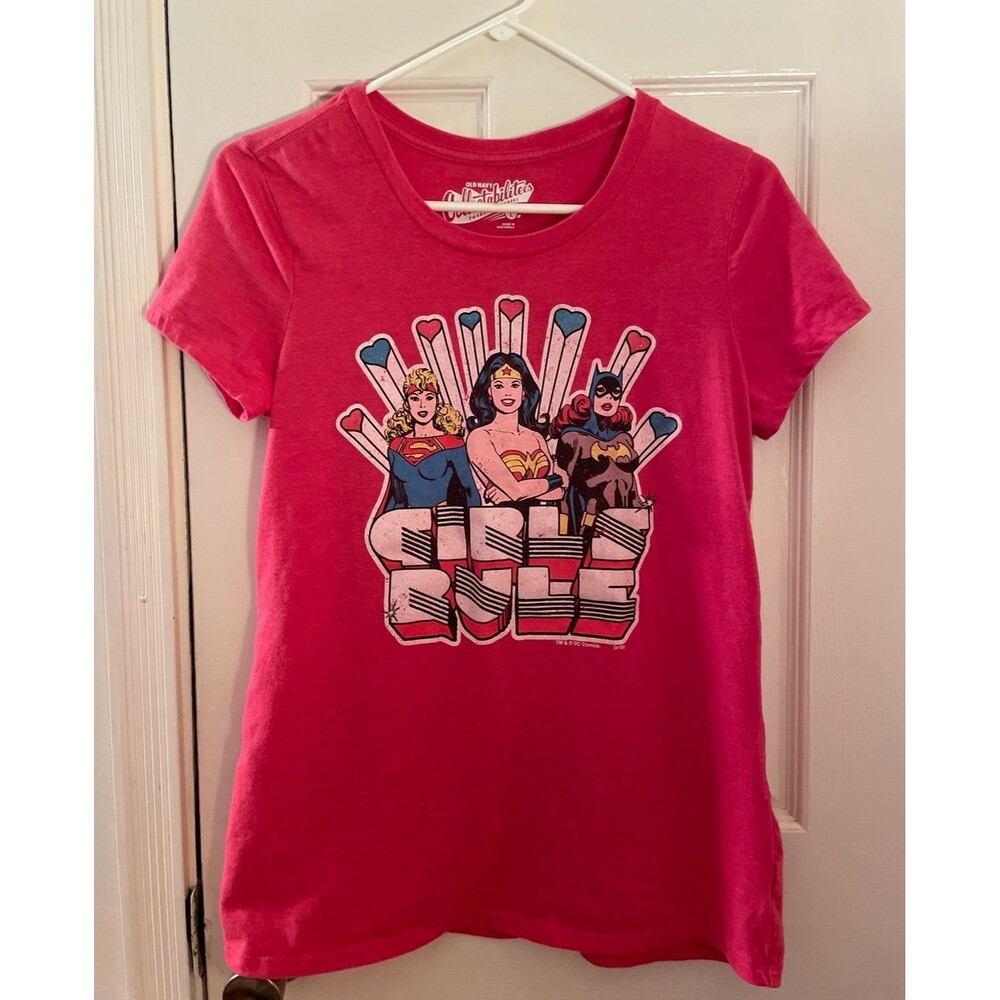 Old Navy women’s DC Comics Girls Rule Graphic T-Shirt